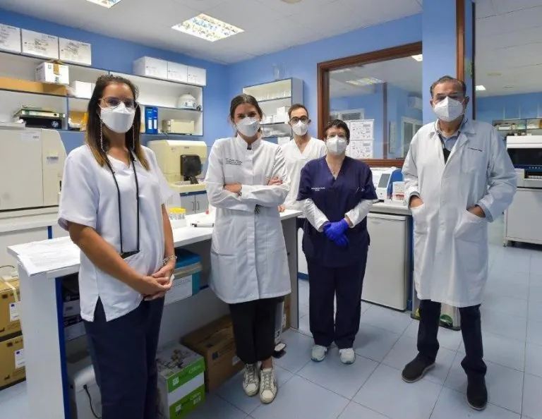 Equipo del Laboratorio de análisis clínicos en Las Palmas